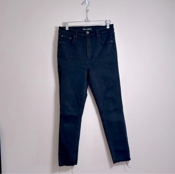 Denim Forum by Aritzia | The Lola High Rise Skinny Crop Raw Hem  | Black Size 29 - Picture 2 of 4
